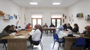 Nevşehir Belediyesi kursiyerlerine kitap okuma etkinlği