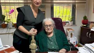 Prof. Dr. İoanna Kuçuradi’ye Efes Selçuk’tan onur ödülü