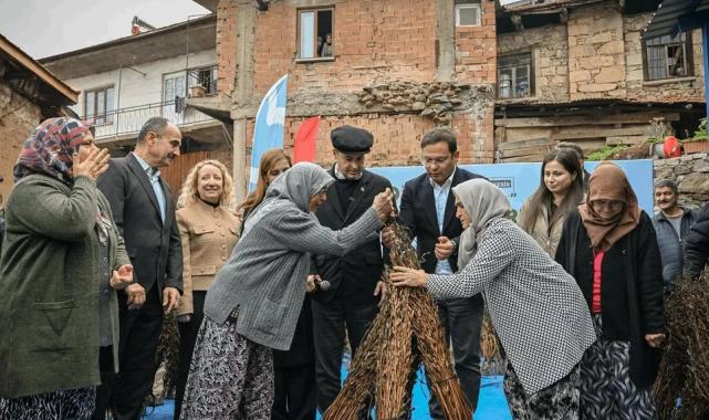 Balıkesir Büyükşehir'den susam üreticilerine destek