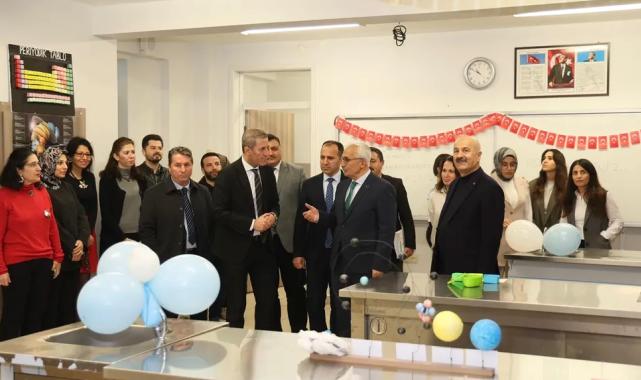 Gebze'de Başkan Büyükgöz ve Kaymakam Özyiğit’ten okullara ziyaret