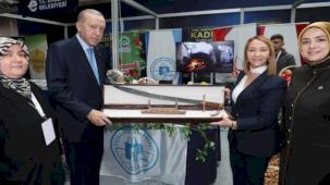 Cumhurbaşkanı Erdoğan’a Başkan Tekin’den özel hediye