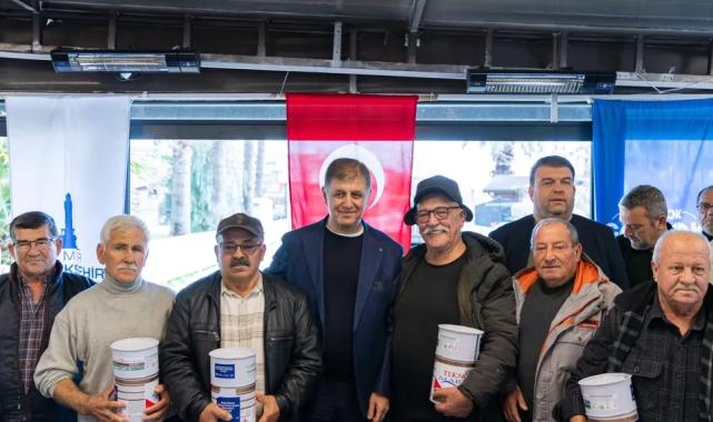 İzmir'de küçük ölçekli balıkçıya dayanışma eli