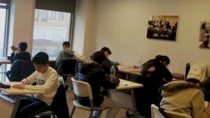 İzmir'de Efes Selçuk'ta sınav yolundaki öğrencilere destek