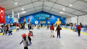 Nevşehir'de buz pateni pisti açıldı