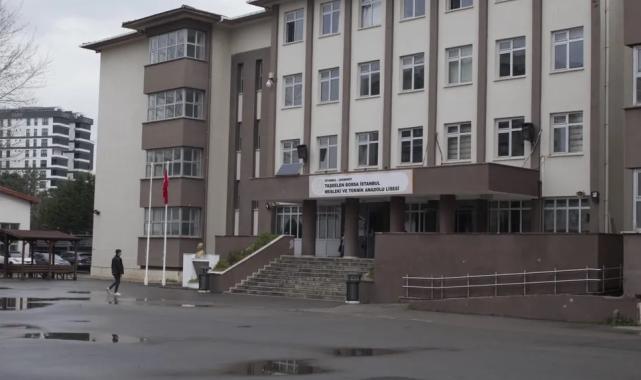 İstanbul Çekmeköy'de lisede bıçaklı saldırı! 2 öğretmen ve 1 öğrenci yaralandı