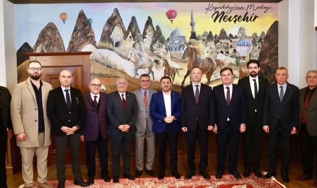 Kırgizistan Büyükelçisi'nden Başkan Arı'ya ziyaret