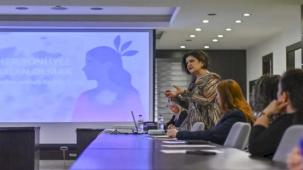 Antalya Muratpaşa'da kadın personellere hak eğitimi