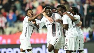 Hesap.com Antalyaspor 1-4 Gaziantep FK (Maç Sonucu)