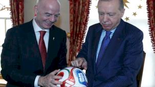 Cumhurbaşkanı Erdoğan, FIFA Başkanı'nı Dolmabahçe'de kabul etti