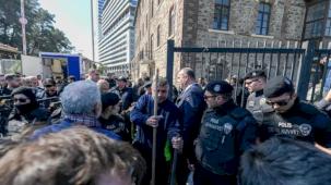 İzmir Meslek Fabrikası’nda gerginlik sürüyor! Vakıflar'ın işlemi tepki topladı