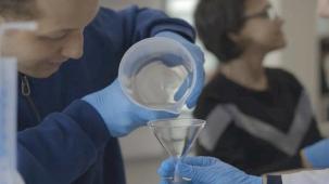 Kocaeli'de gençler ve özel bireylerden sakız kokulu kolonya