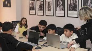 Mersin Büyükşehir çocuklara teknolojiyi öğretiyor