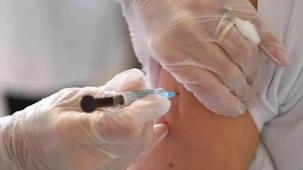 Yaşlanan nüfusta aşılamanın önemi artıyor... 65+ yaş aşıları hayati önemde