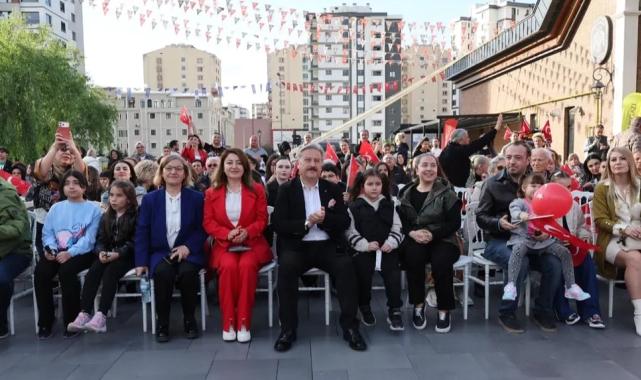 Çarşı Melikgazi'de 19 Mayıs coşkusu
