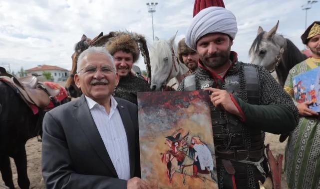 “Erciyes’in Gölgesinde Geleneksel Atlı Spor Gösterisi”ne büyük ilgi