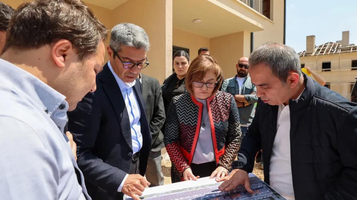 Gaziantep'te TCDD lojmanlarının restorasyonuna yakın mercek