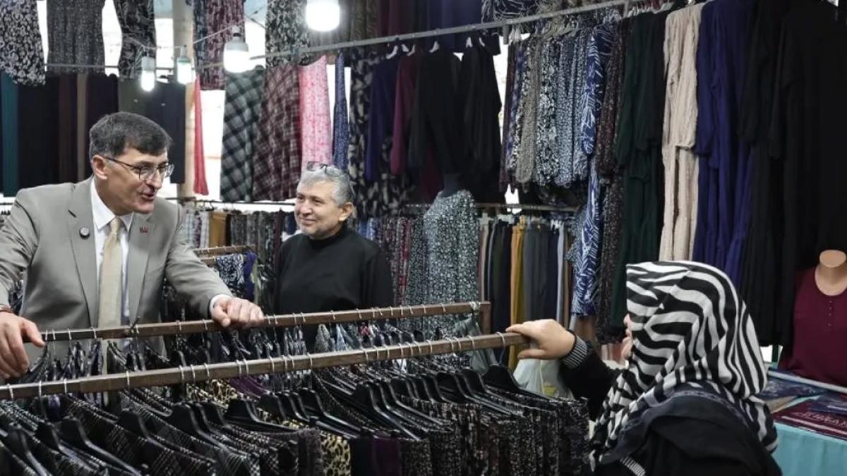 Kütahya Geleneksel Bayram Pazarı'na yoğun ilgi