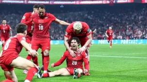 A Millilerden FIFA öncesi iki özel prova
