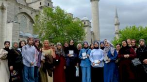 Bu proje hem okutuyor, hem gezdiriyor