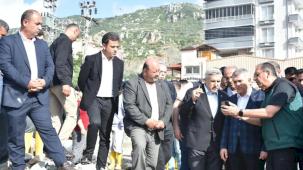 Hüseyin Yayman Hatay'da sel bölgesinde incelemelerde bulundu