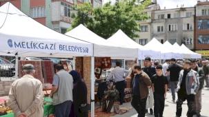 Kayseri Melikgazi Antika Pazarı'na büyük ilgi