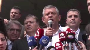 Özgür Özel: CHP sokakta, meydanda, yoldadır... Geri gelmek üzere çıkıyorum!
