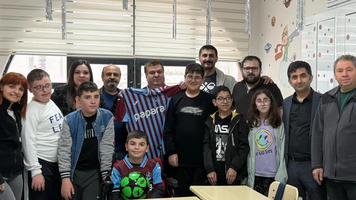 Trabzonspor sevgisi yüzünü güldürdü