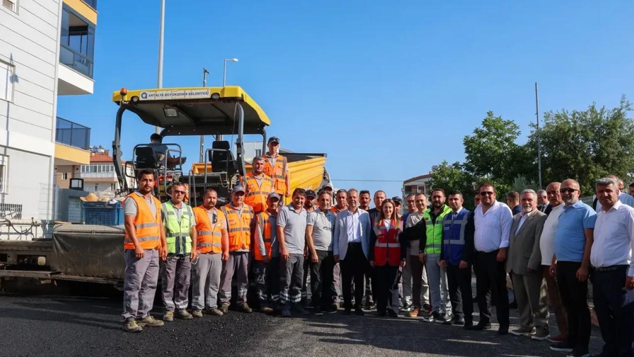 Antalya Yeniköy’de asfalt çalışmaları başladı