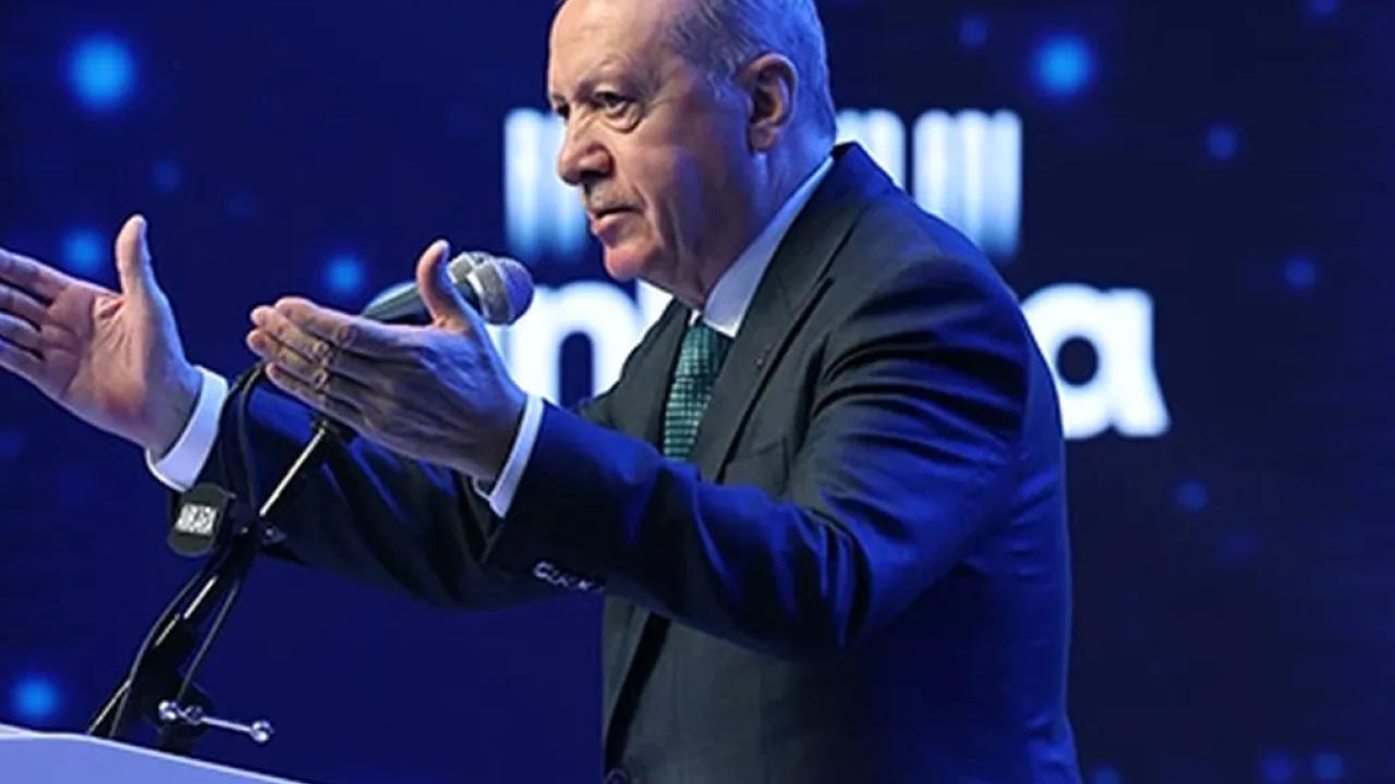 Erdoğan: Rakiplerimiz koltuk kavgasında, biz Türkiye’yi geleceğe hazırlıyoruz