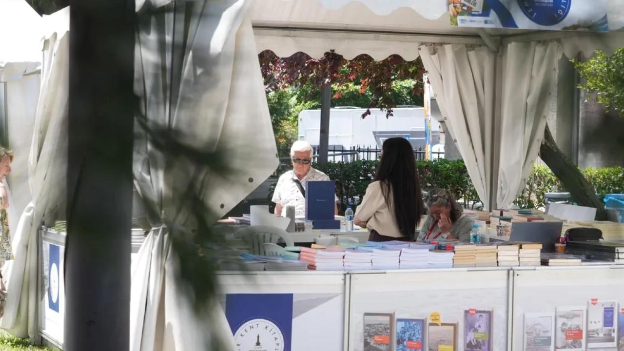 İzmir Kent Kitaplığı deneyimini İstanbullu okurlarla buluşturdu
