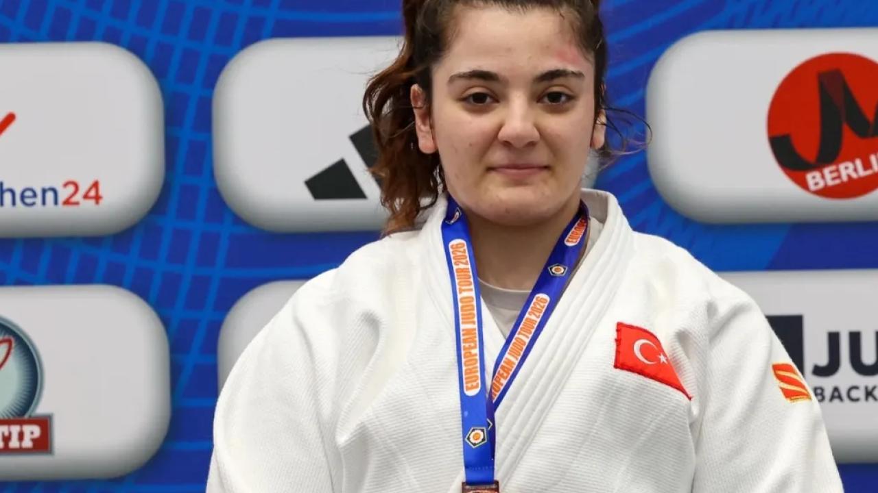 İzmirli Sema Avrupa Kupası’nda kürsüde