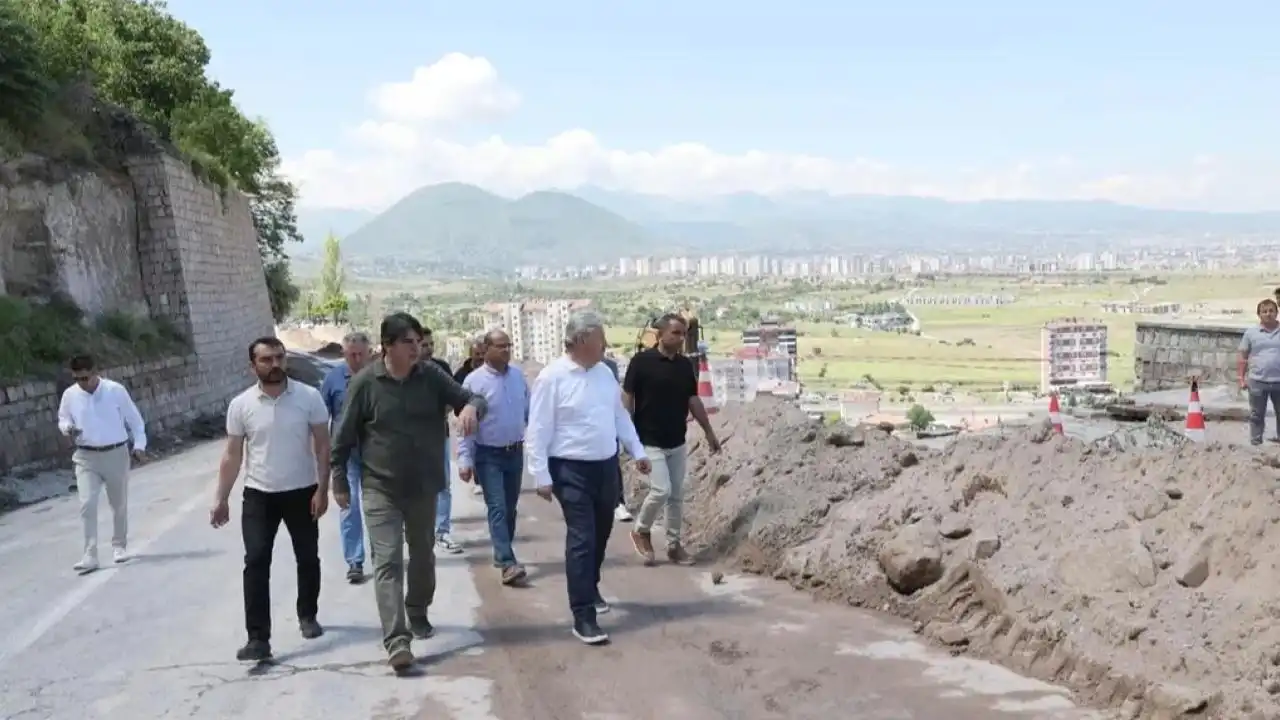 Kayseri Melikgazi'den çöken istinat duvarına acil müdahale