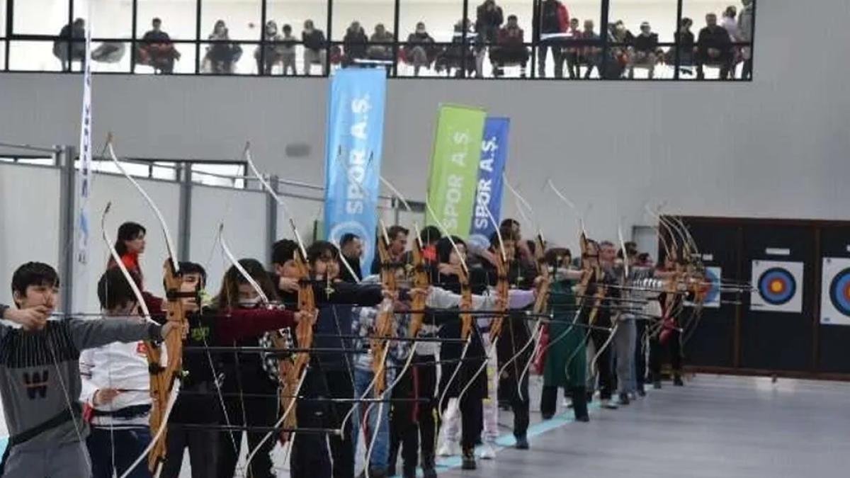 Kayseri'de spor okullarında yaz dönemi başladı