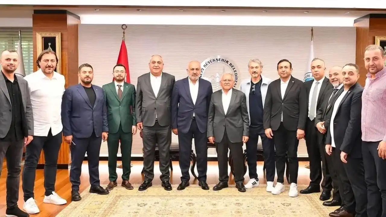 Kayserispor'un yeni yönetiminden Büyükkılıç'a ziyaret
