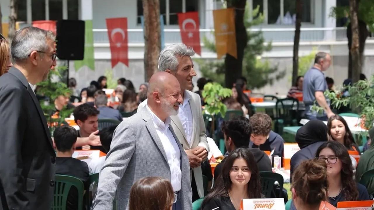 Koca Burger'in son adresi Sümer Fen Lisesi