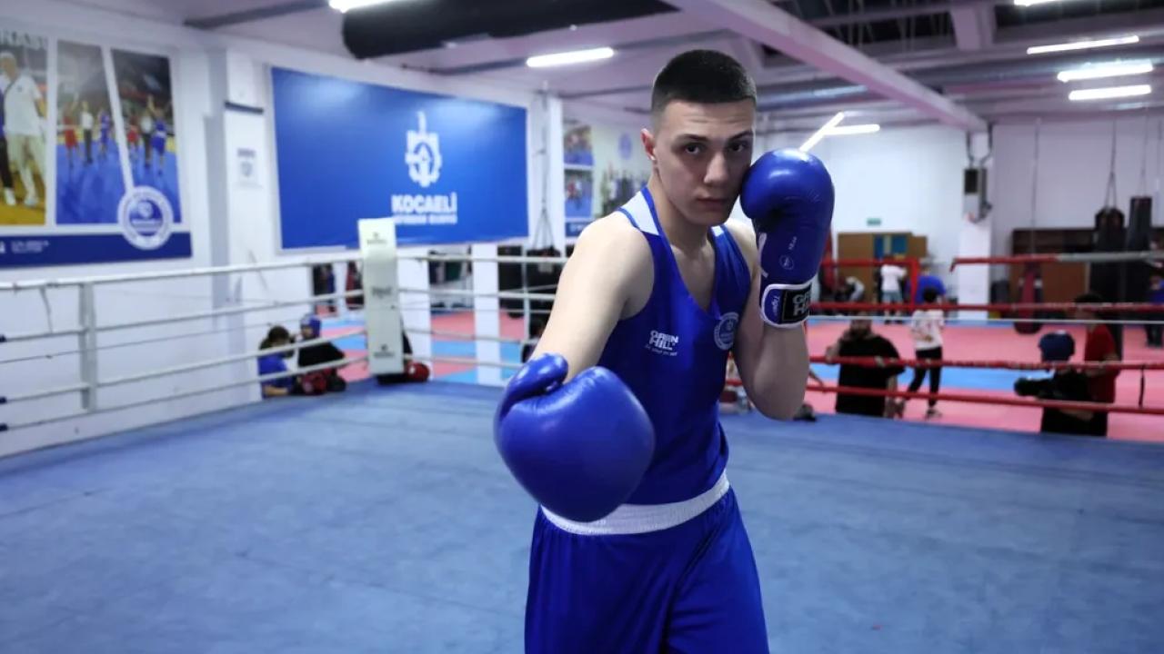 Kocaeli Kağıtspor'un boksa kazandırdığı iki yetenek