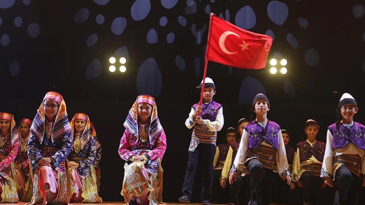 Konya'da 'Halk Oyunları' heyecanı