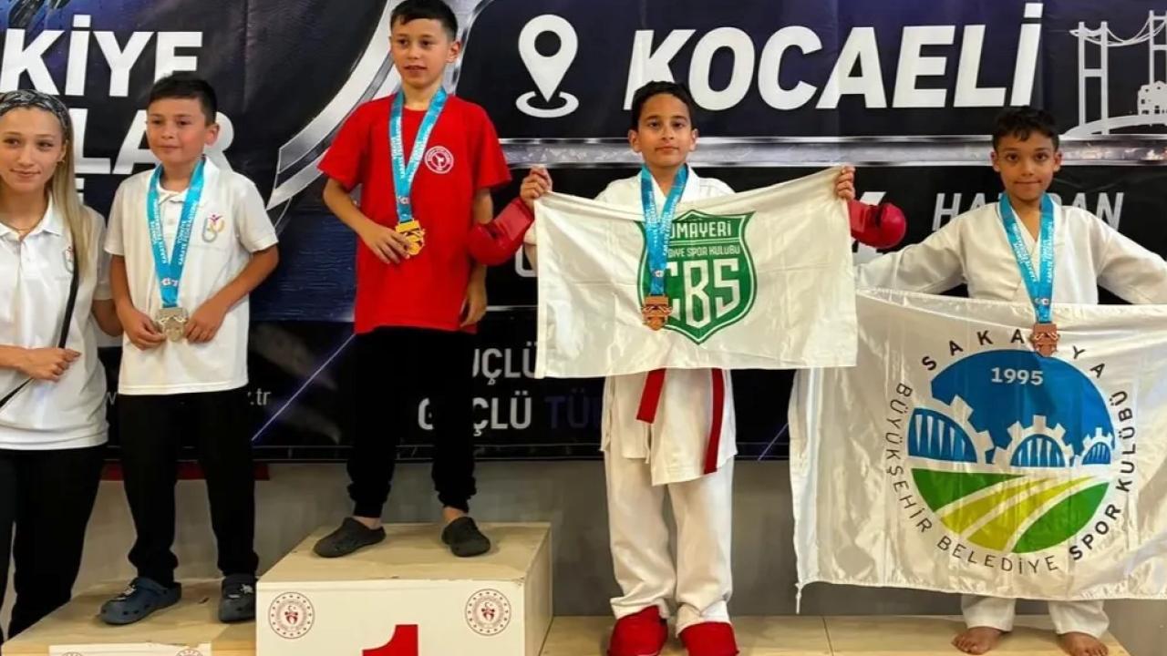 Sakarya'nın minik yıldızları Kocaeli’den 19 madalya ile döndü