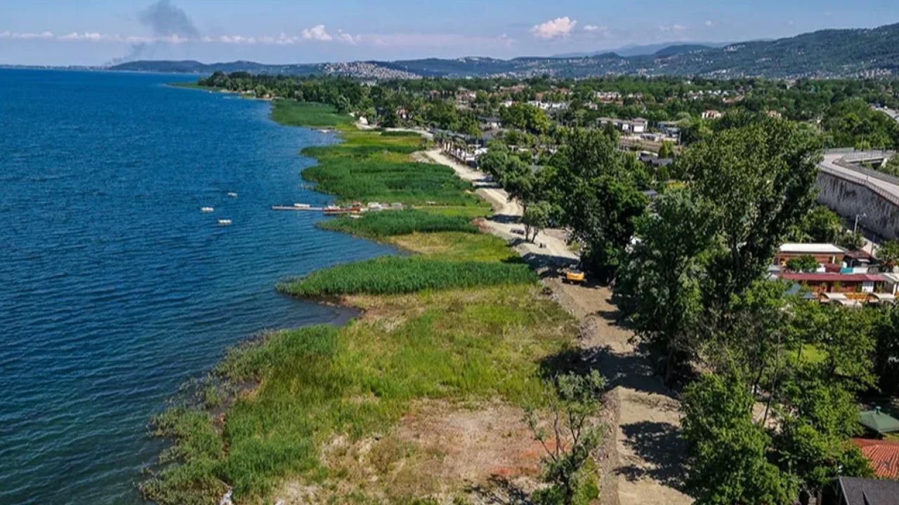 Sapanca Gölü kıyısı şimdi tertemiz... Zehirli sazlıklar gitti!