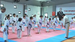 Ankara Keçiören uluslararası karatecileri ağırladı