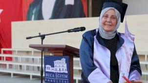 Dokuz Eylül'de mezuniyet coşkusu... 38 yıllık hayal birincilikle taçlandı