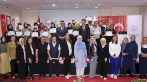 Erzurum’da “Benim Köklü Ailem” projesinde sertifika sevinci