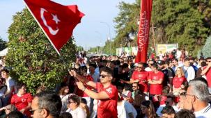 Gaziantep'te milli heyecan Üniversite Meydanı’nda yaşandı