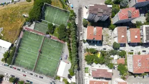 İstanbul Maltepe’nin sokaklarına yaz bakımı