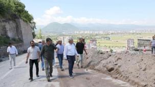 Kayseri Melikgazi'den çöken istinat duvarına acil müdahale