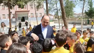 Konya'da Başkan Altay karne sevincine ortak oldu