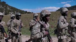 Mali ve Nijerli komandolar temel eğitimi başarıyla tamamladı