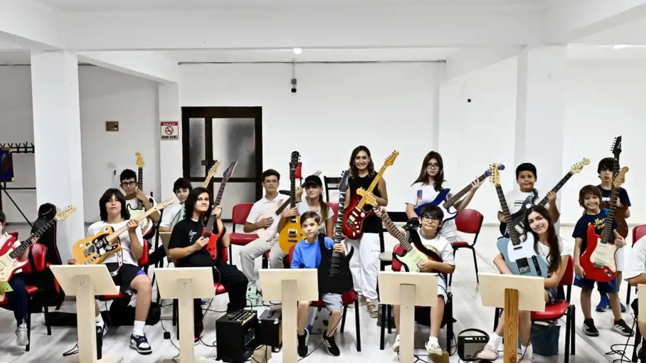 Antalya Muratpaşa'da Değirmenönü’nde gitarın dört hali