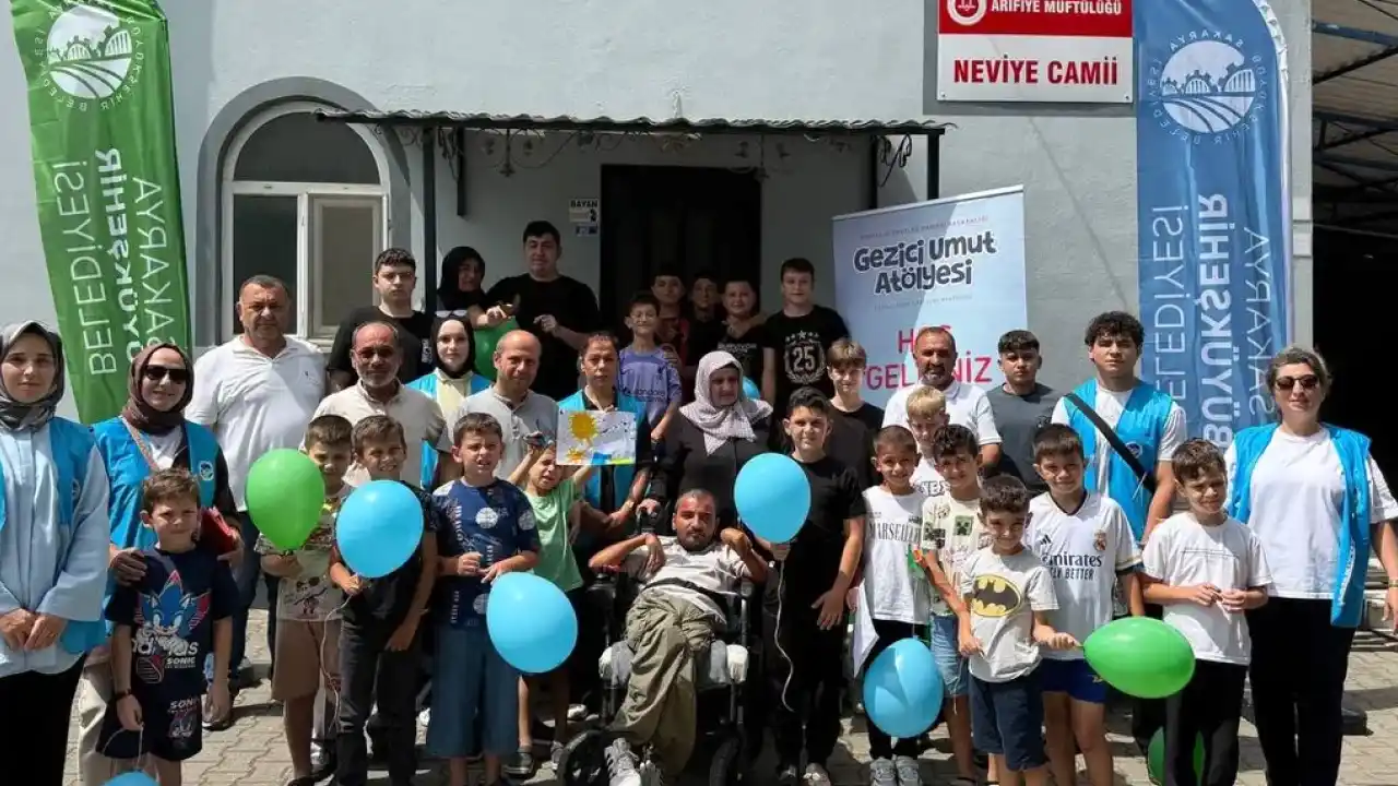 Gezici Umut Atölyesi gönüllere dokunuyor