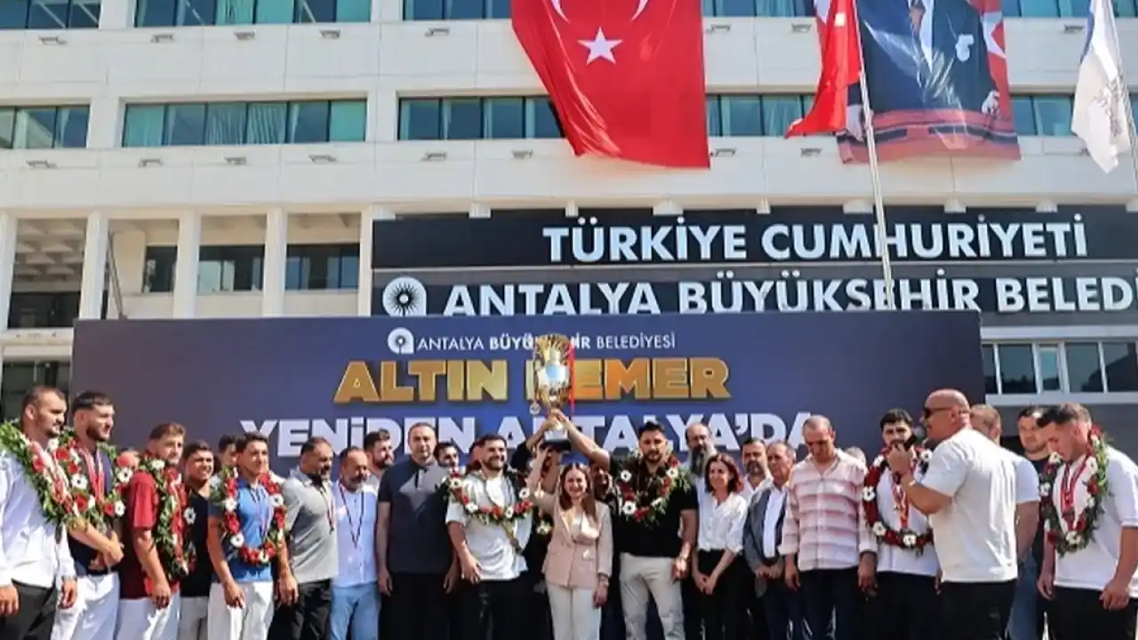 Kırkpınar Başpehlivanı Erkan Taş’a coşkulu karşılama